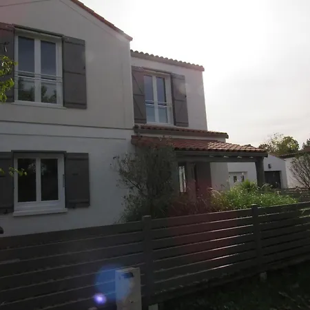 Σπίτι διακοπών Maison Renovee, 4 Chambres, A 200m De La Et 400m Du Centre, Terrasse Et Cour Cloturee - Fr-1-194-178 *