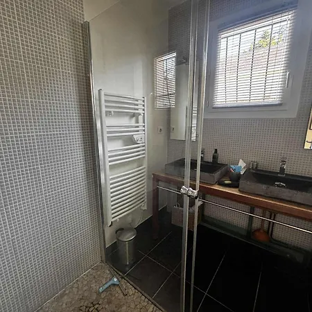 Σπίτι διακοπών Maison Renovee, 4 Chambres, A 200m De La Et 400m Du Centre, Terrasse Et Cour Cloturee - Fr-1-194-178 *
