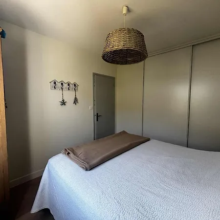 Σπίτι διακοπών Maison Renovee, 4 Chambres, A 200m De La Et 400m Du Centre, Terrasse Et Cour Cloturee - Fr-1-194-178