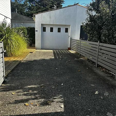 Maison Renovee, 4 Chambres, A 200m De La Et 400m Du Centre, Terrasse Et Cour Cloturee - Fr-1-194-178 La Faute-sur-Mer
